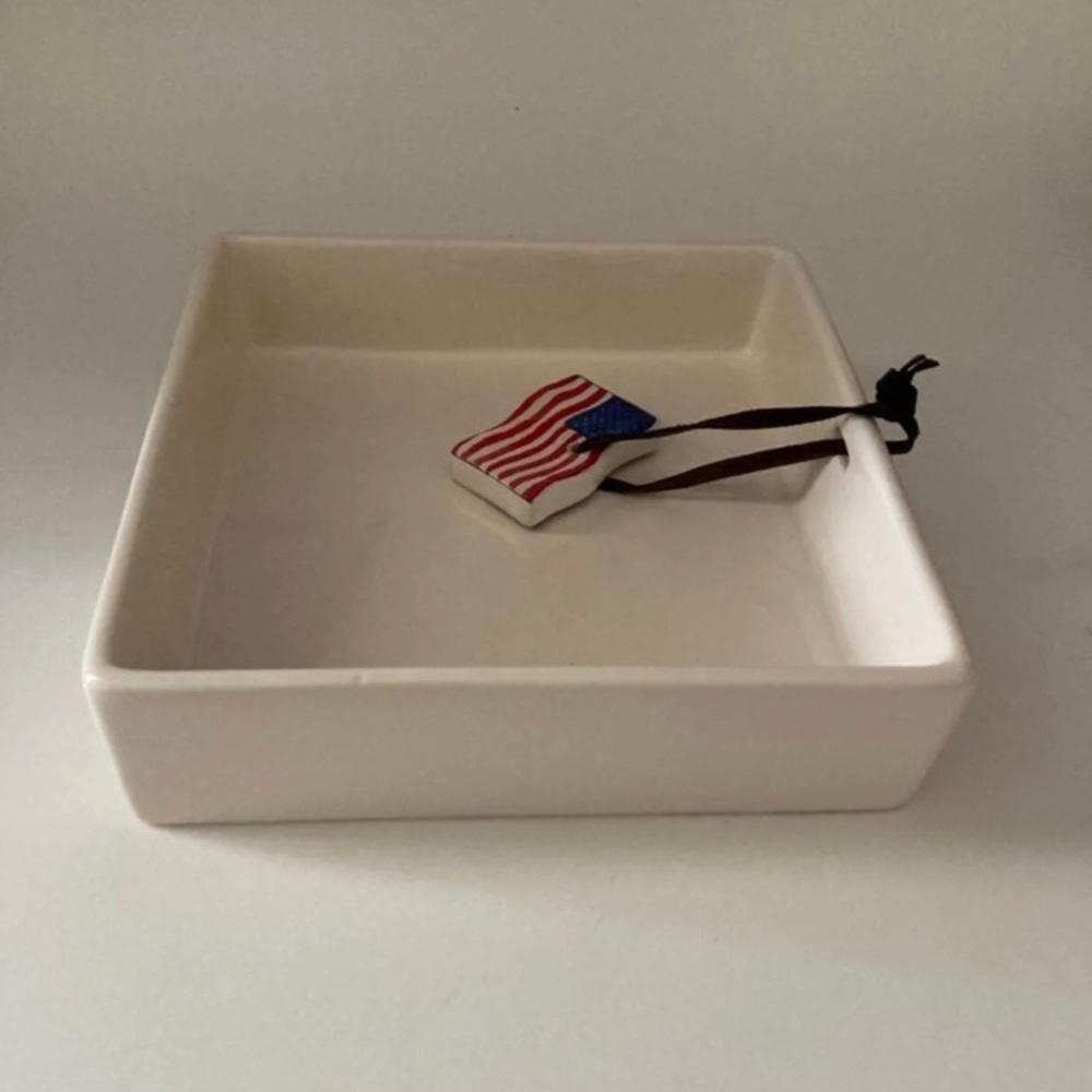 Rae Dunn Napkin Holder with Flag Shaped Weight - Picture 6 of 8